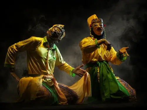 The Banjarmasin Manopeng Dance, a Sacred Banjar Mask Ritual Full of Mystery